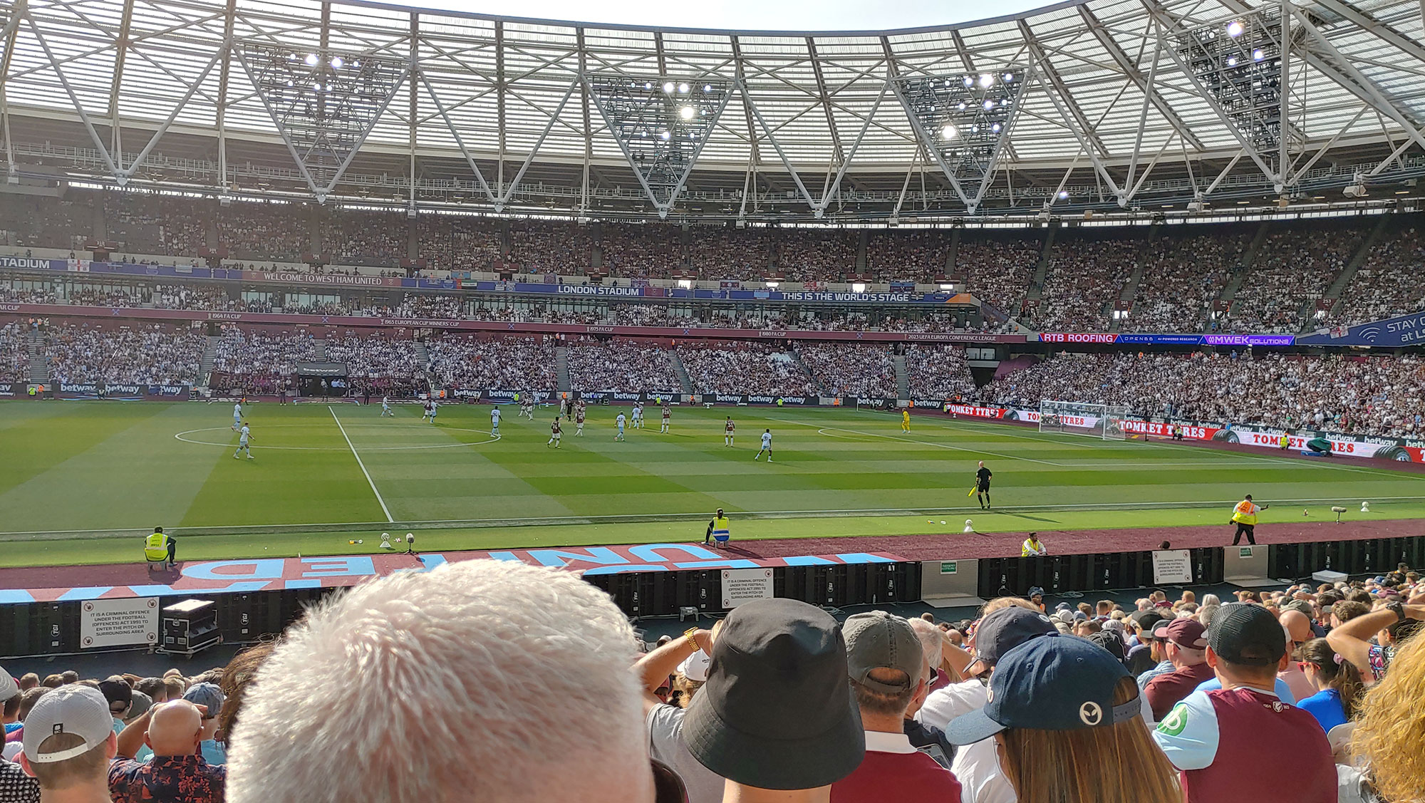 Blick von meinem Sitzplatz Nummer 266, Reihe 20, Block 136 im London Stadium